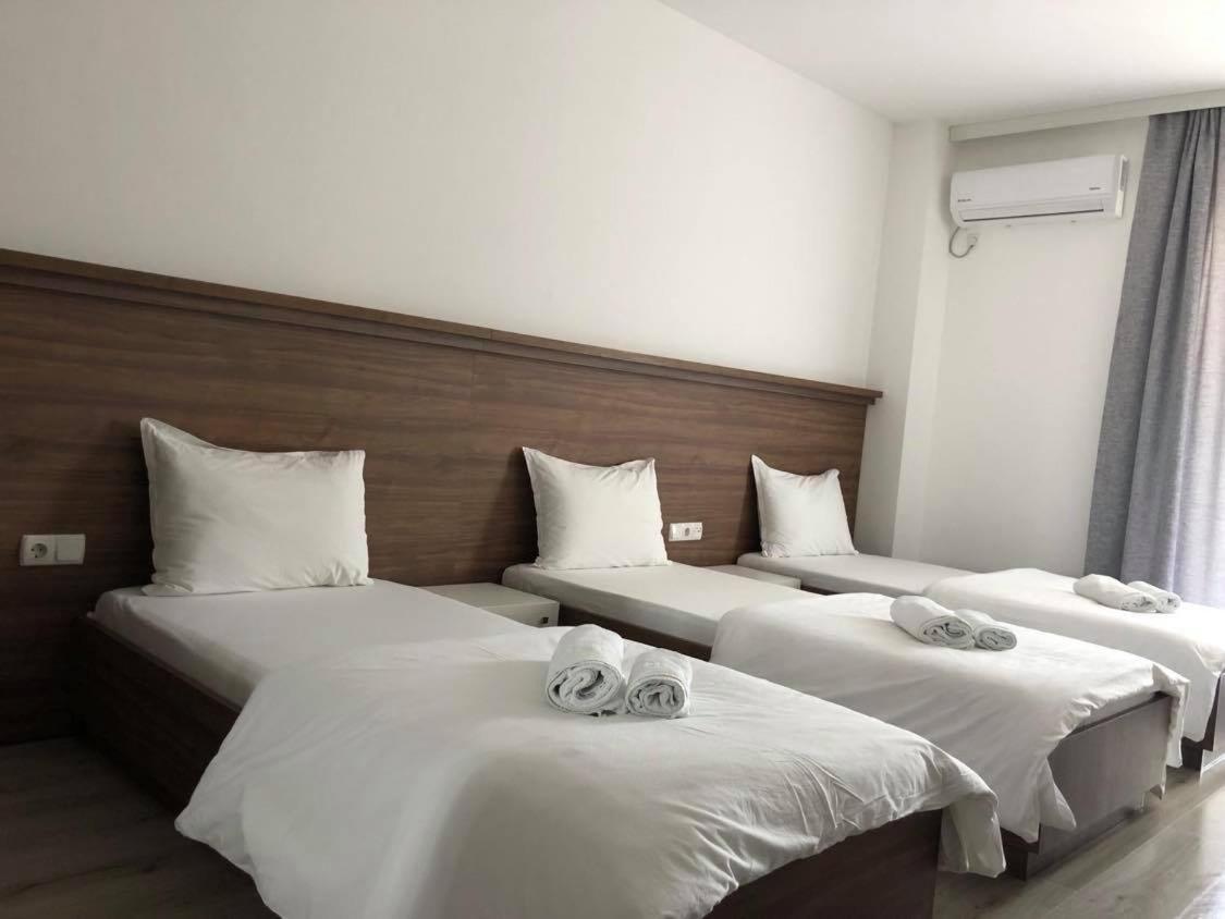 Titova Mitrovica Hotel Dardani מראה חיצוני תמונה
