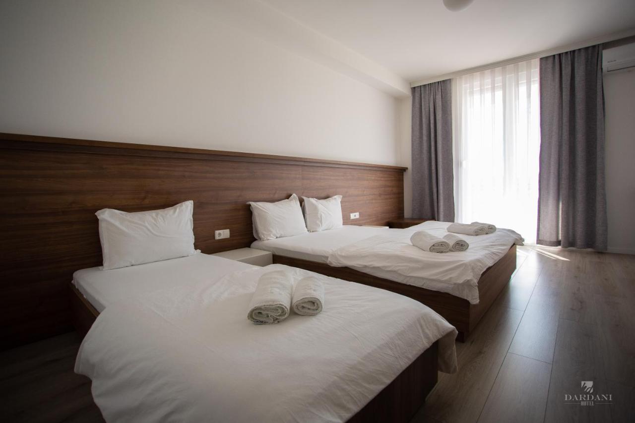 Titova Mitrovica Hotel Dardani מראה חיצוני תמונה