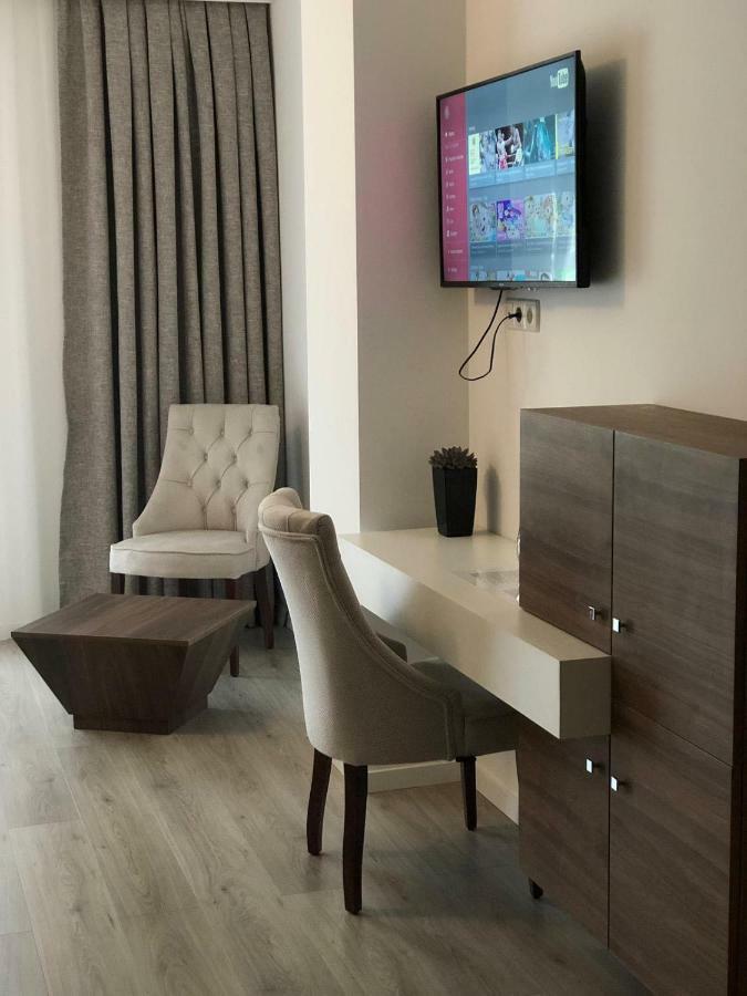 Titova Mitrovica Hotel Dardani מראה חיצוני תמונה