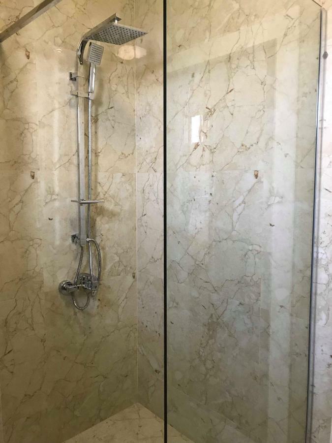 Titova Mitrovica Hotel Dardani מראה חיצוני תמונה